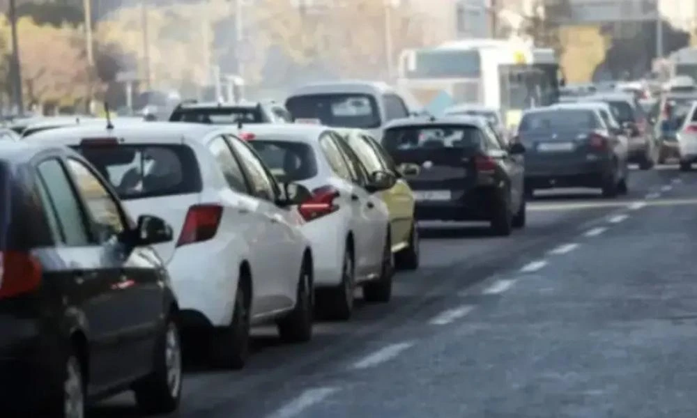 Κηφισός: Καραμπόλα δημιούργησε "ουρά" αυτοκινήτων-Σε ποιους δρόμους υπάρχει πρόβλημα